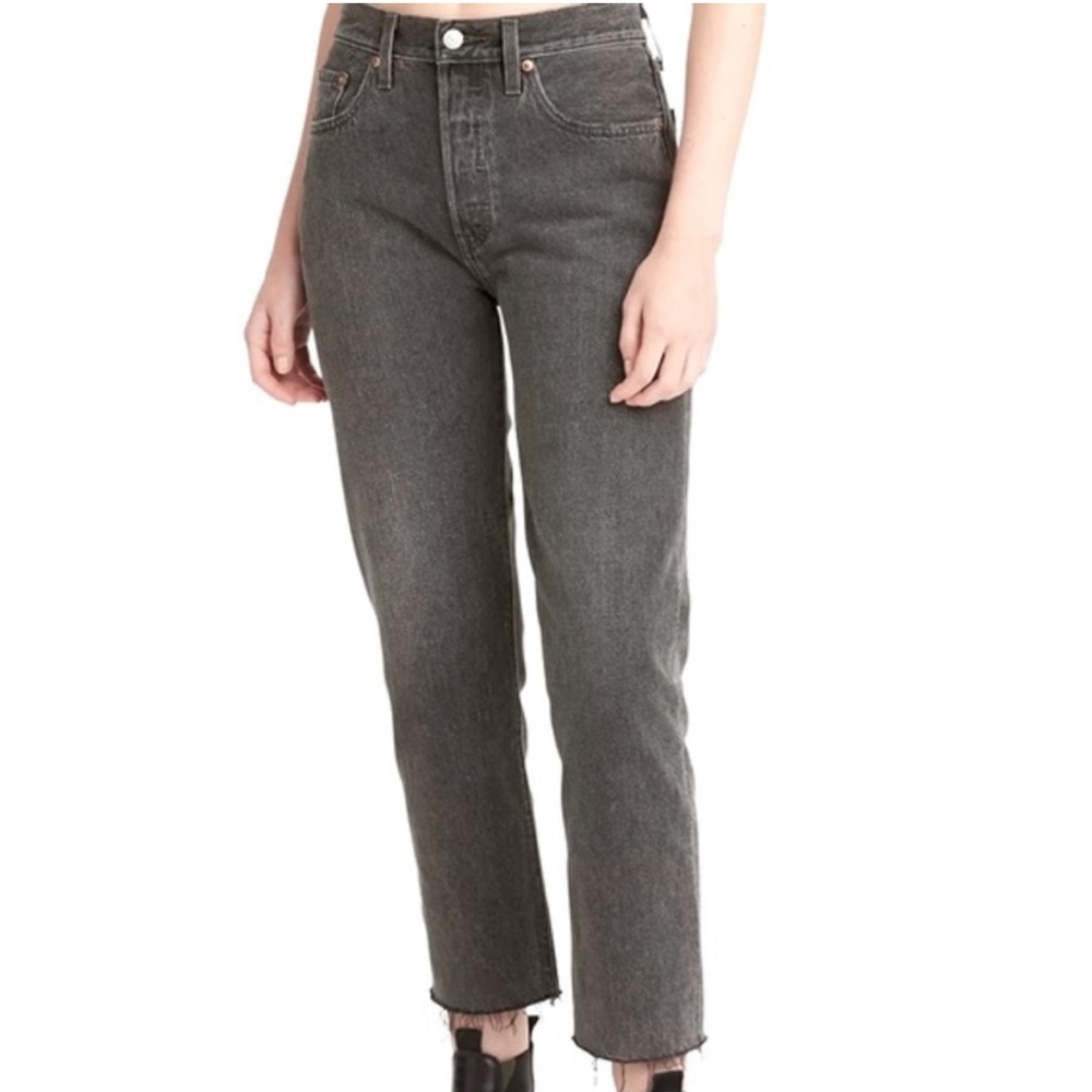 Levi’s Premium 501 Skinny Women’s Jeans in Cropped Black Denim w/ Raw Hem Sz 27 - Picture 9 of 16